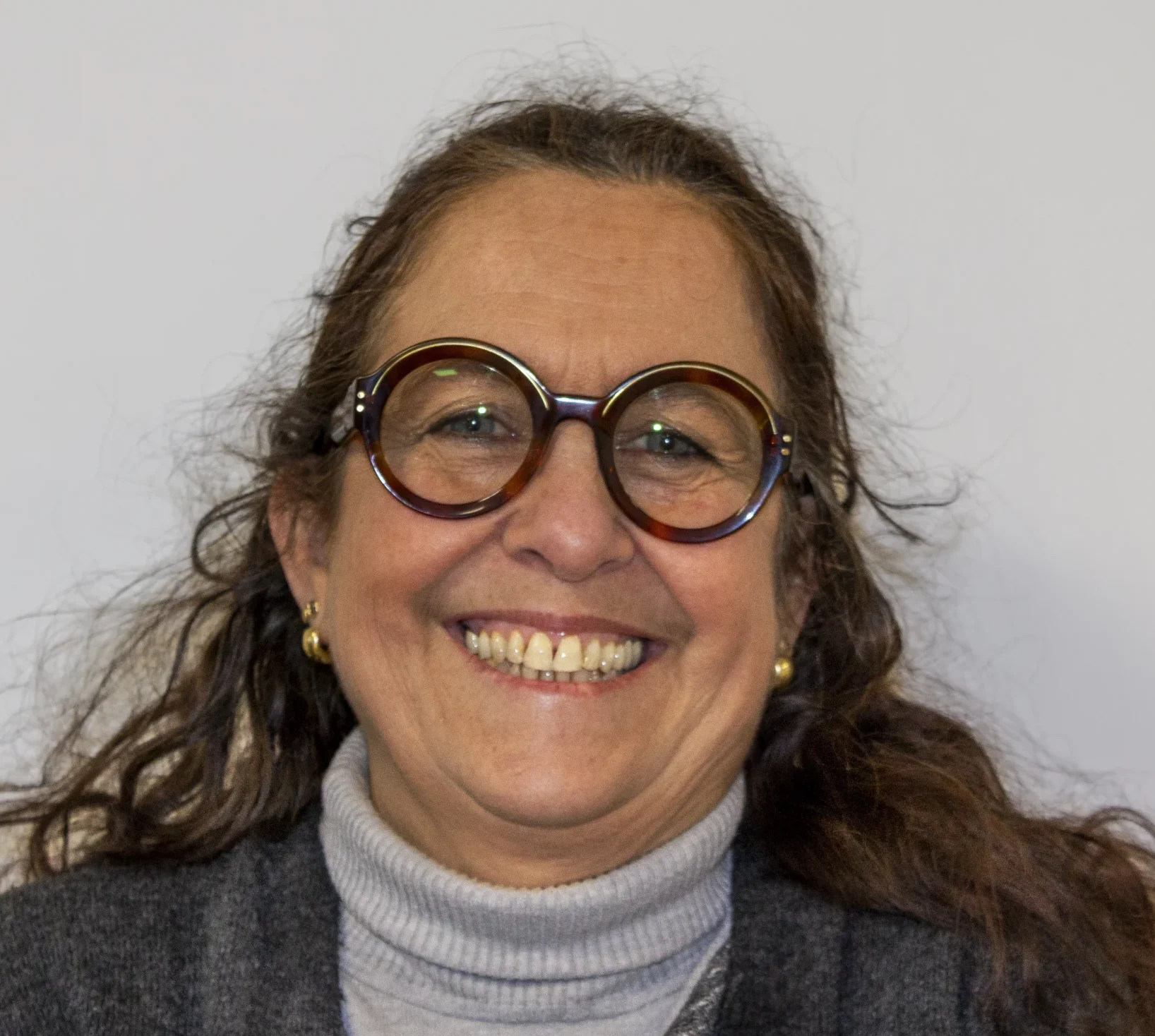 Domnine Julien est une femme.